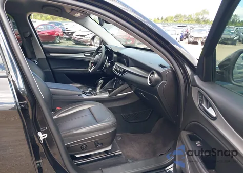 2018 Alfa Romeo Stelvio Sport Awd z USA, uszkodzony, nr VIN ZASFAKPN4J7B96528